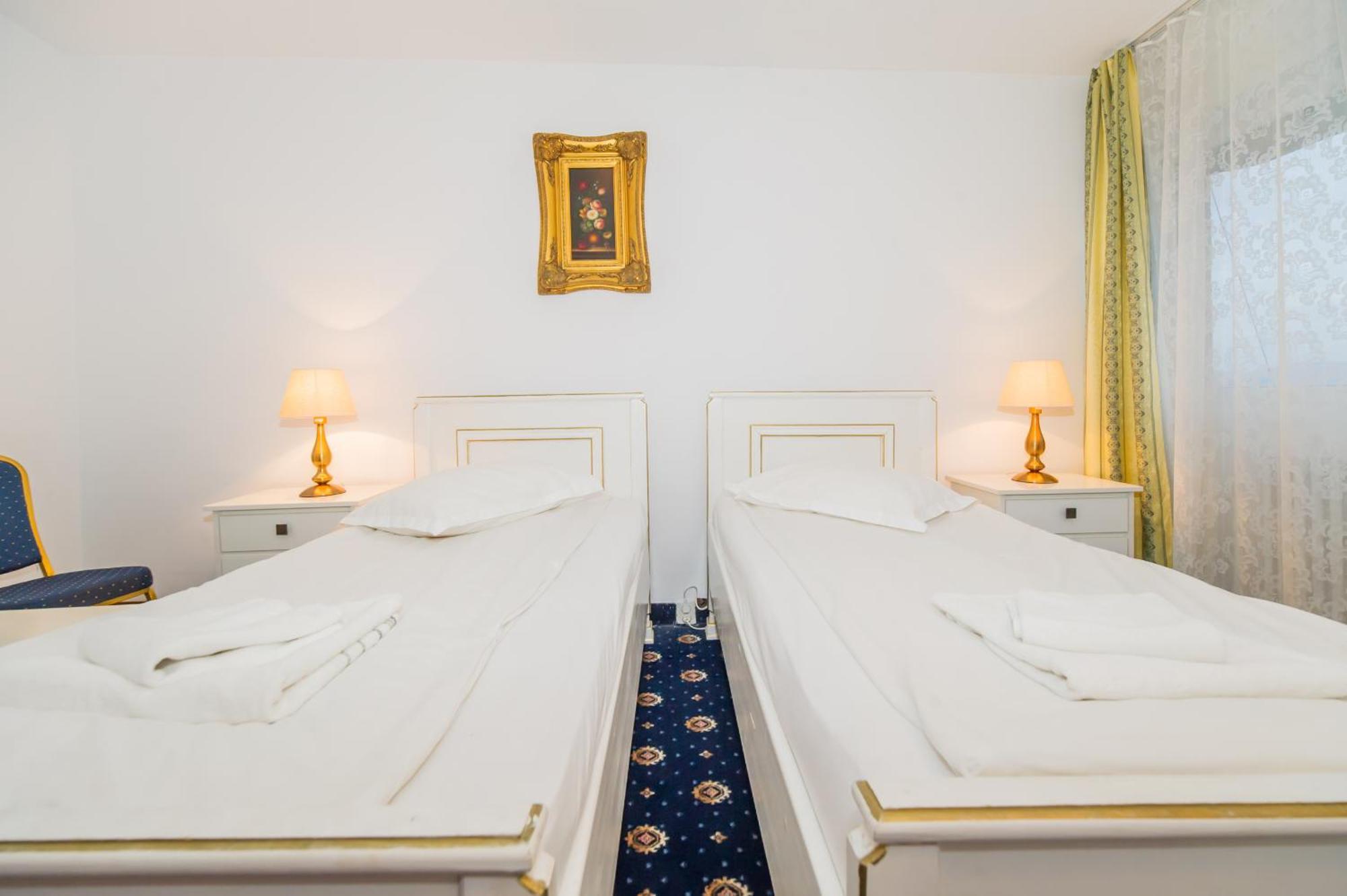 Cetate Hotel 3*